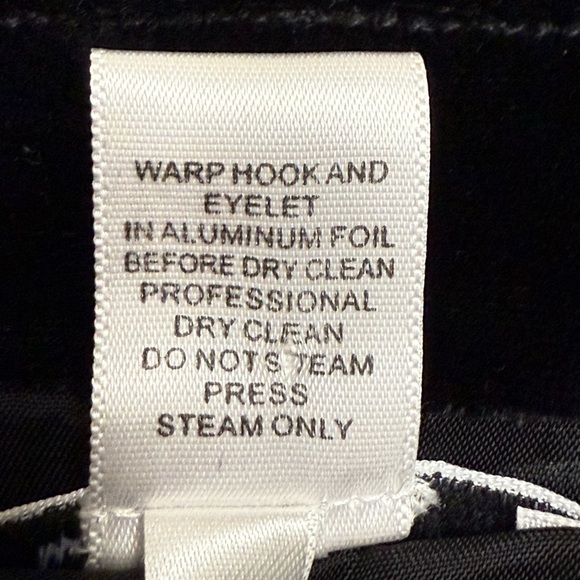 Ann Taylor Loft Black Velvet Blazer Size 4 | Cropped Evening Jacket Classic - Picture 5 of 5